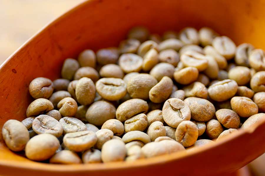 chicchi di caffe freschi